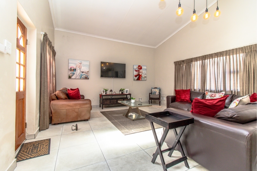 3 Bedroom Property for Sale in Franskraal Western Cape